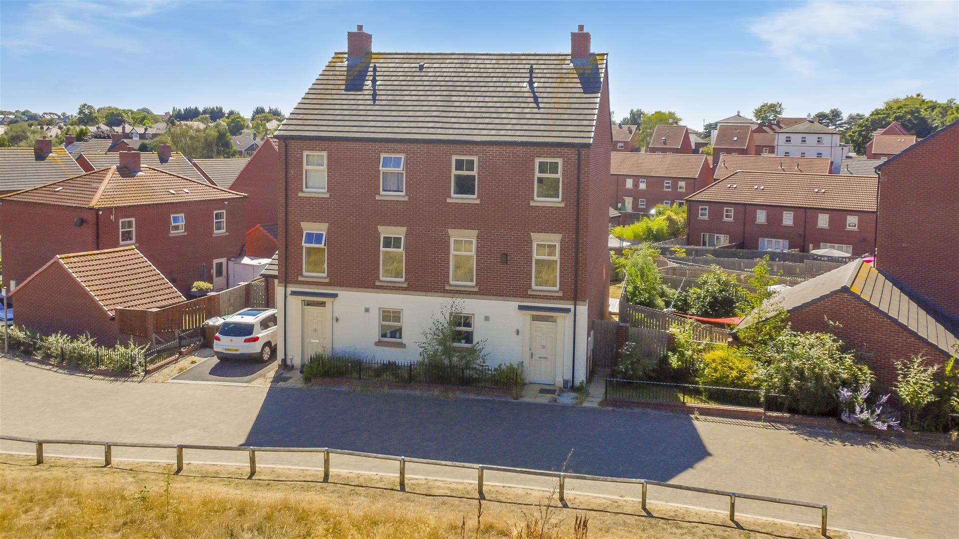 Weaving Gardens, Nottingham Robert Ellis Estate Agents